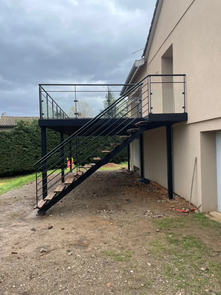 ossature acier sur mesure, fabriqué sur mesure à Fleurie, Métallerie Lagardette