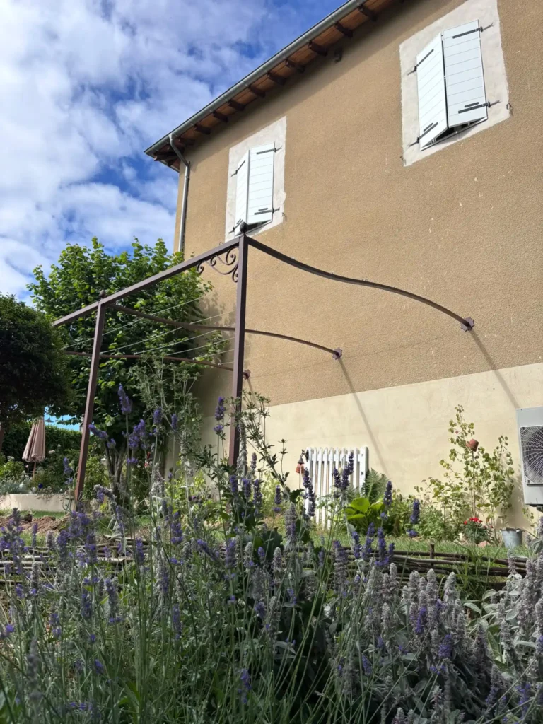 pergola métal design, Métallerie Lagardette, Beaujolais (69)