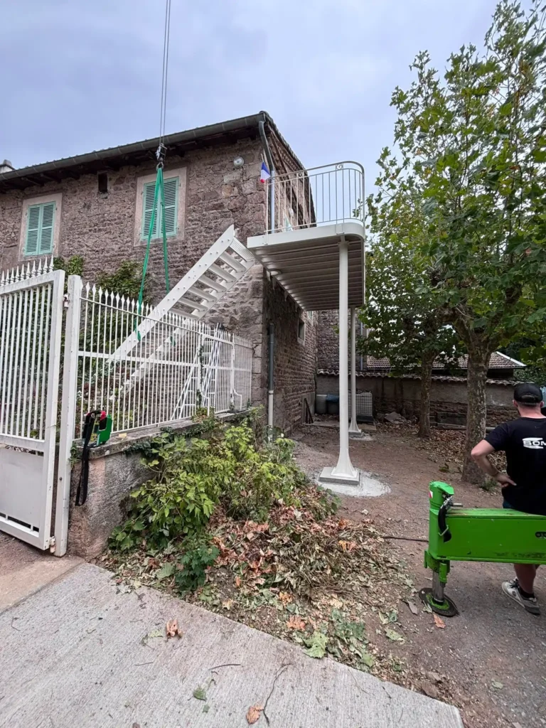 limon d'escalier métallique, métallier dans le Beaujolais, Rhône